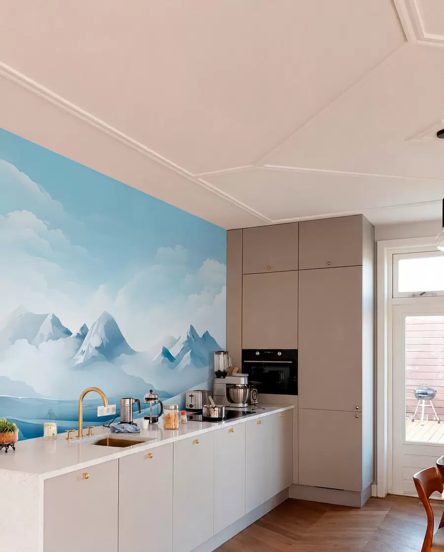 fototapeter Minimalistiske blå skyer og fjell, iskaldt vær w08811