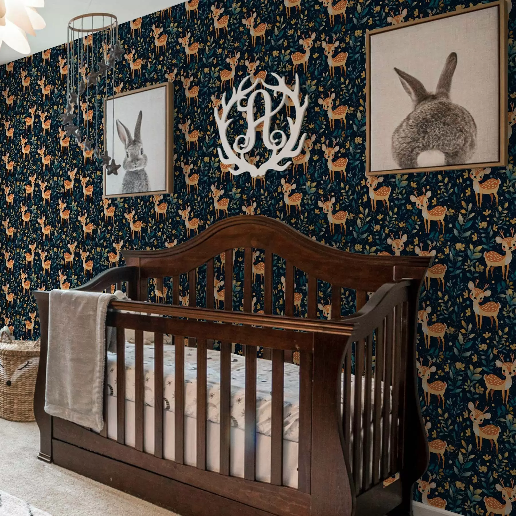 fototapeter Rev i en mørk skog med gule blader a00124