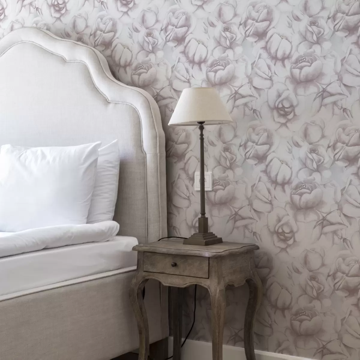 Bakgrunn Rosa akvarellroser i en delikat uskarp stil a00434