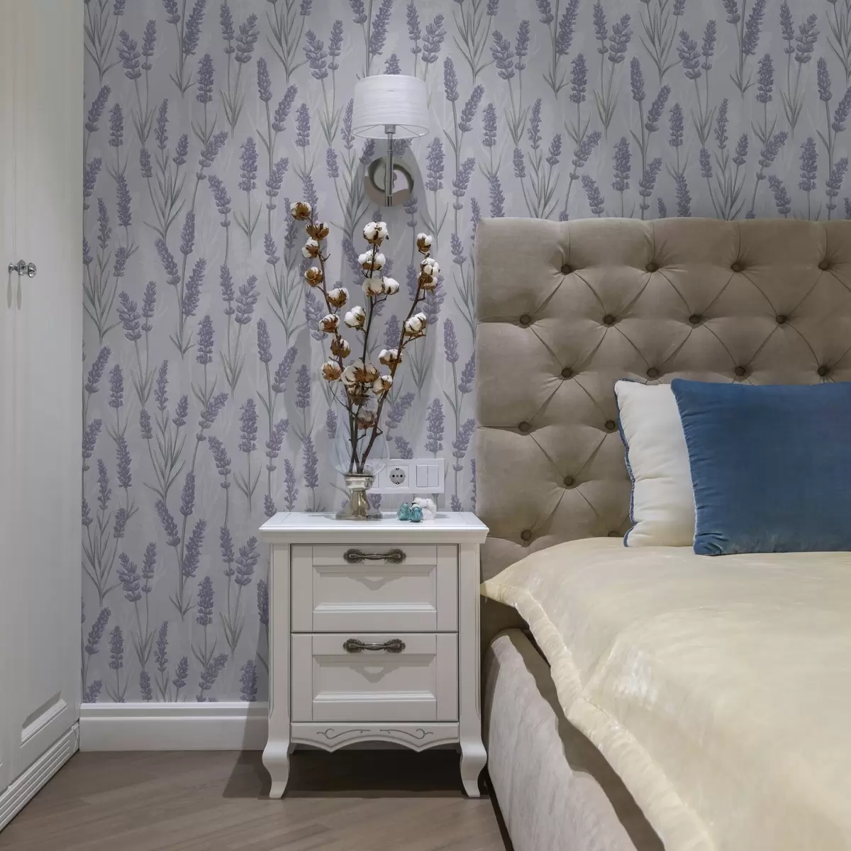 Bakgrunn Lavendelkvister i en blek lilla akvarellpalett a00447