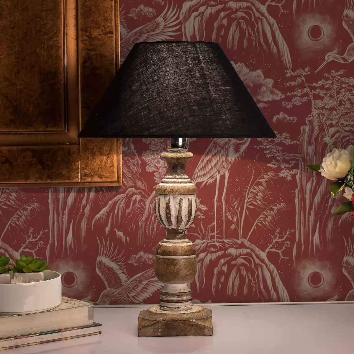 Bakgrunn Hegre, fjell og skyer i stil med japansk gravering a00458