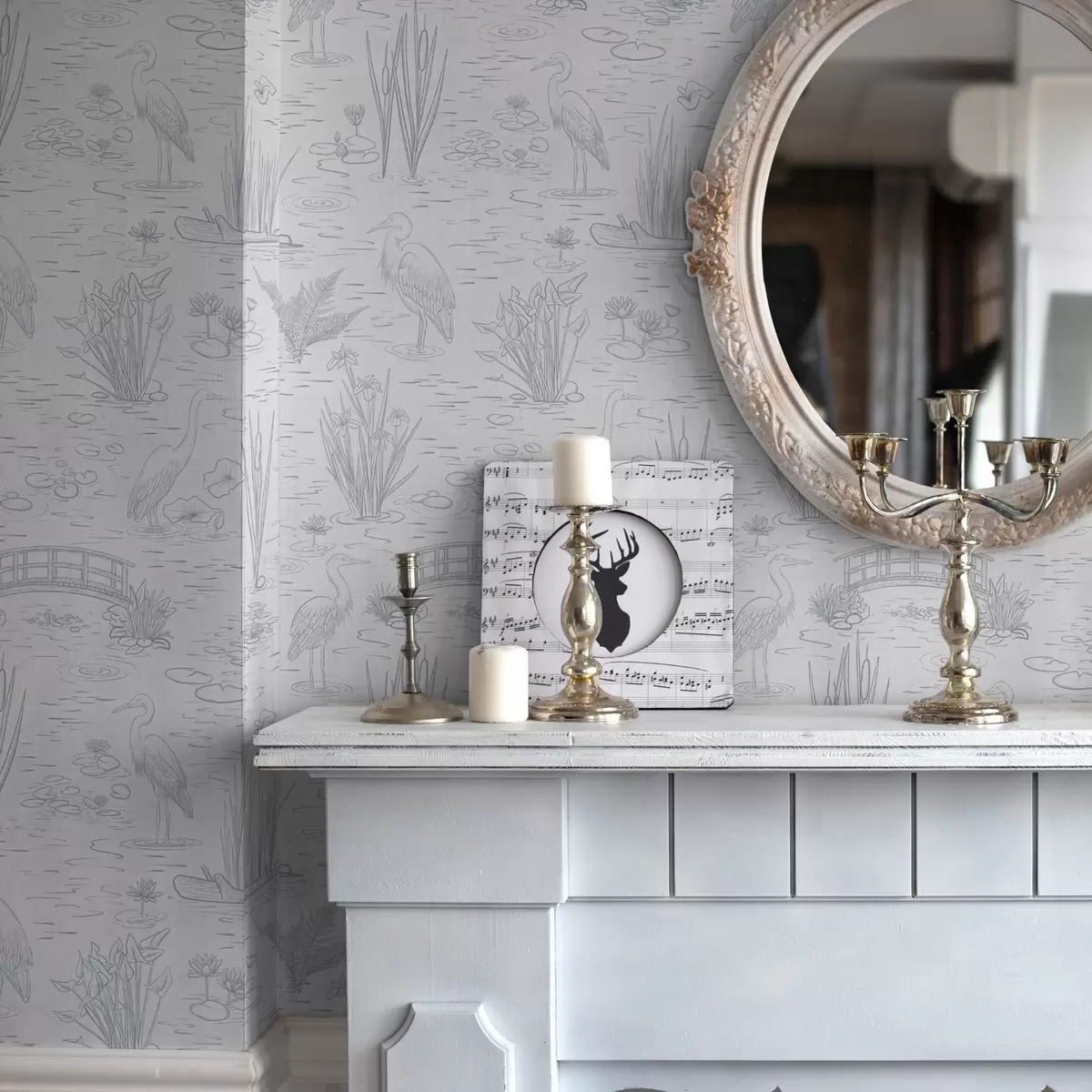 Bakgrunn Tegning av hegre og vannplanter i rolige gråtoner a00479