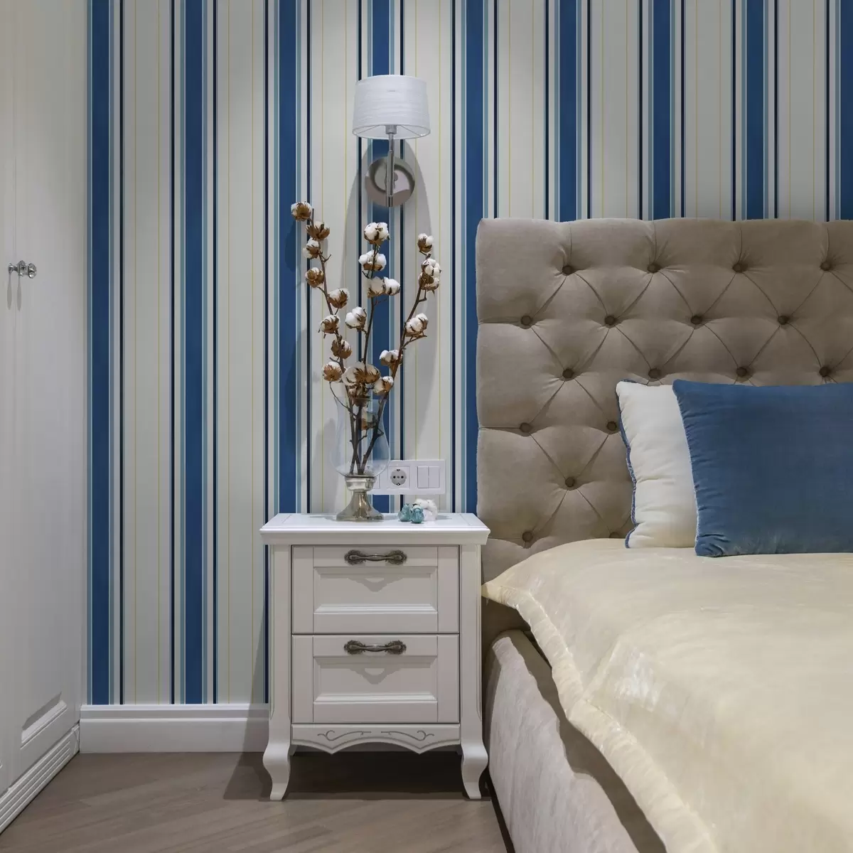 Bakgrunn Brede blå striper med tynne gule linjer a00522