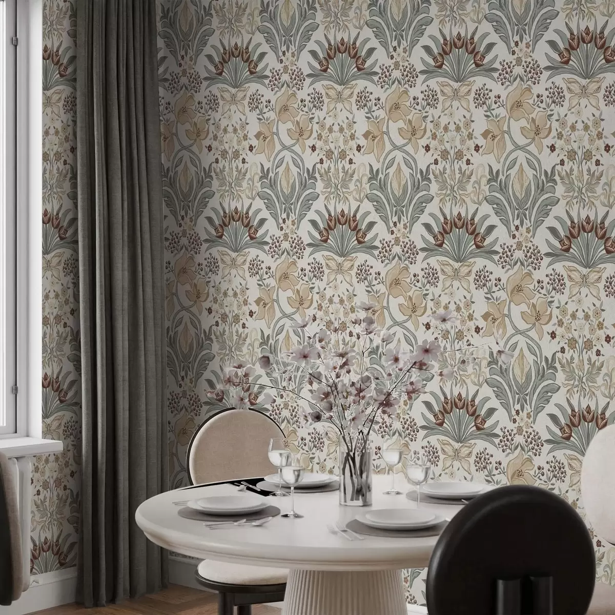 Bakgrunn Dekorative liljer og en sommerfugl på kremfarget bakgrunn a00500