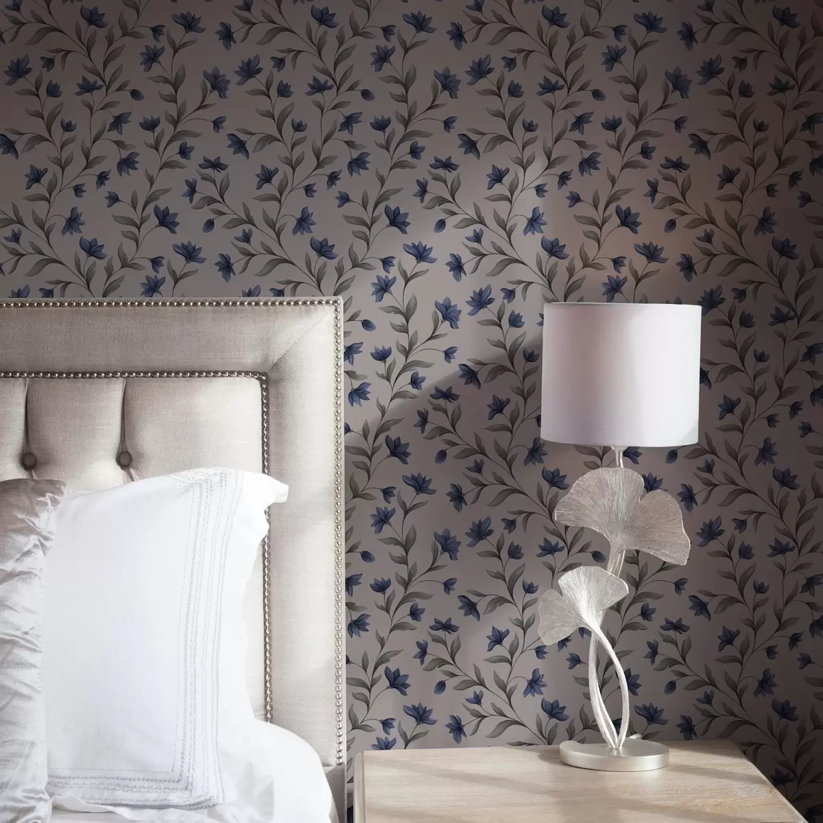 Bakgrunn Blåklokker på en pudderrosa bakgrunn a00622v2