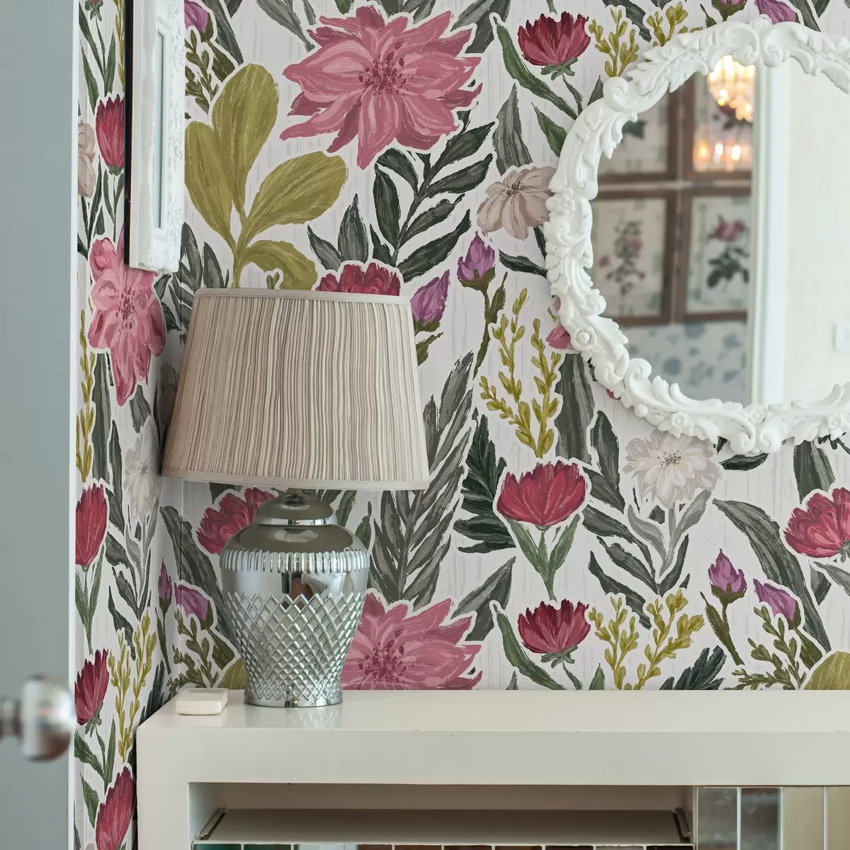 Bakgrunn Frodige rosa og kremfargede blomster på hvit bakgrunn, impasto-tekstur a00629v1