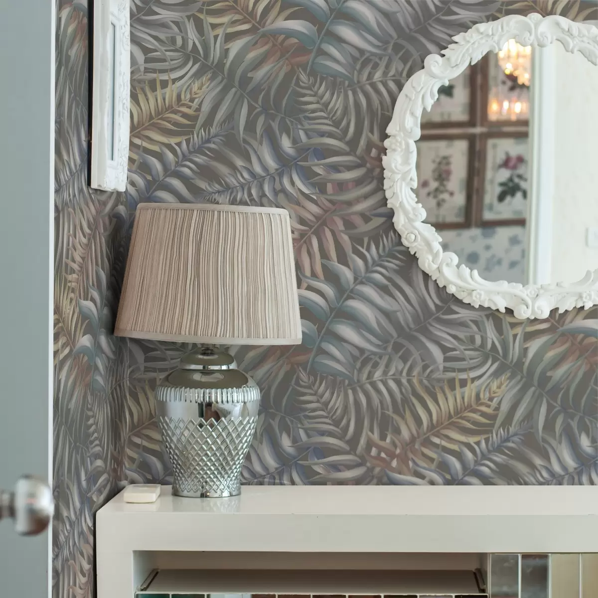 Bakgrunn Lagdelte palmeblader i dempede farger a00789