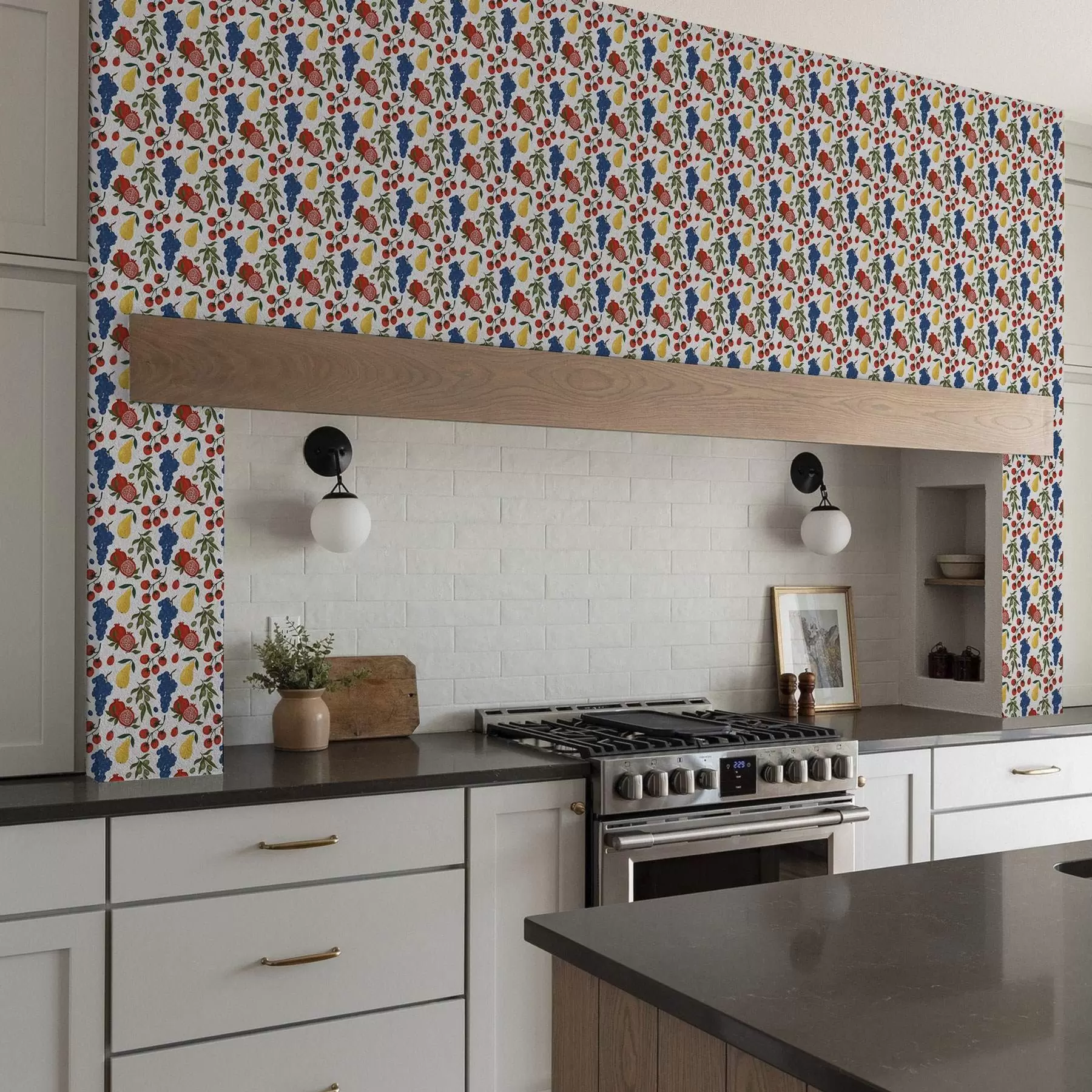 fototapeter Saftige frukter: granatepler, druer, pærer på hvit bakgrunn a00801