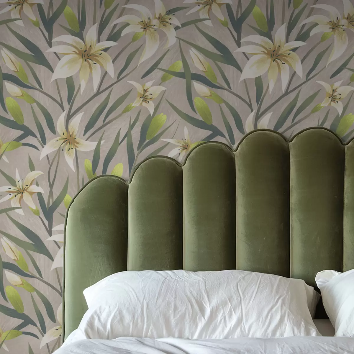 Bakgrunn Kremfargede liljer med blader på gråbeige bakgrunn a00837