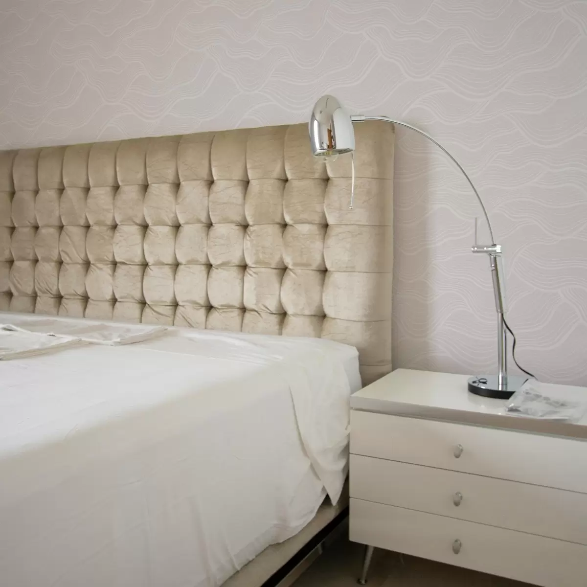 Bakgrunn Pastellrosa bakgrunn med bølgete linjer a00682v3