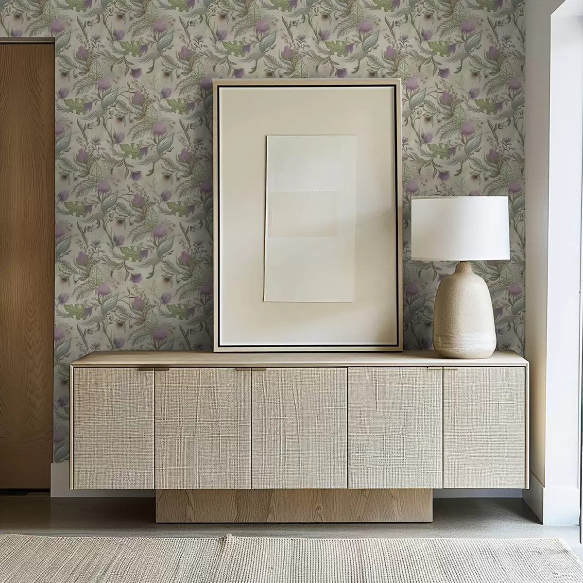 Bakgrunn Lilla knopper og mykt grønt på kremfarget bakgrunn a00930v2