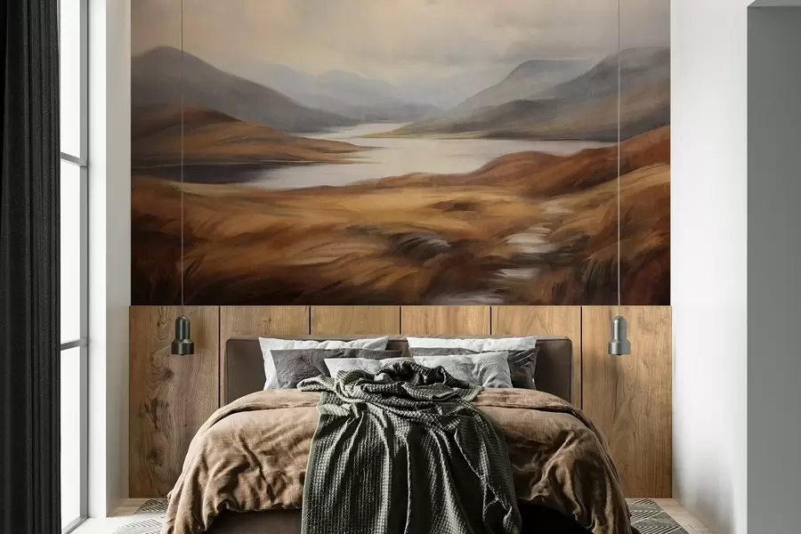 fototapeter Et variert landskap, en innsjø omgitt av åser og fjell under en overskyet himmel med tørt gress w09756