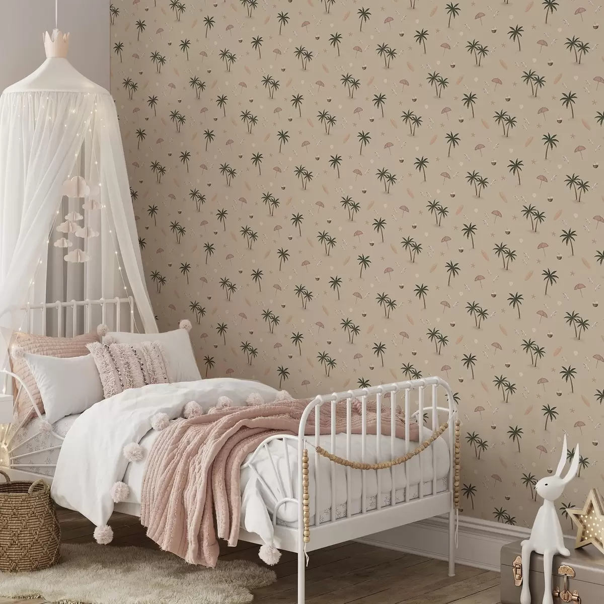Bakgrunn Tropiske palmer, fugler og rosa parasoller på en beige bakgrunn a01280v2